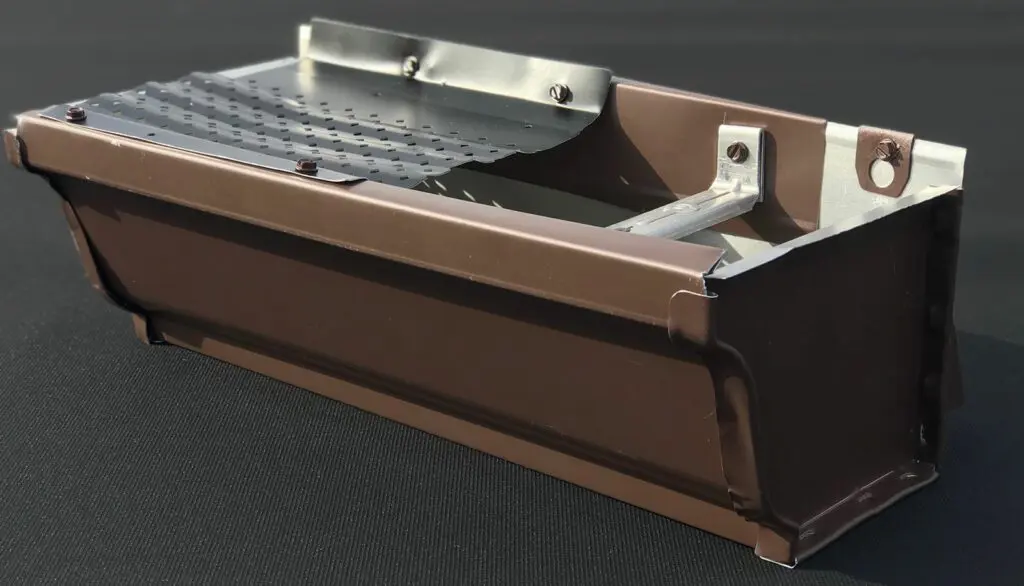 gutter with gutter hanger and gutter guard